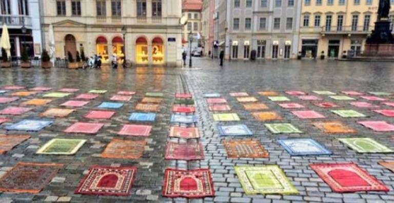 Germany: Muslim prayer rugs to protest against Pegida’s Islamophobia