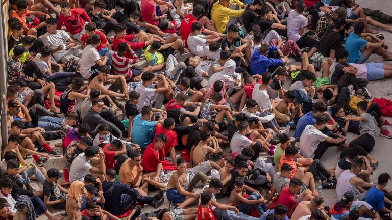 Espagne : plus de 1 000 mineurs étrangers accueillis en six mois en Andalousie