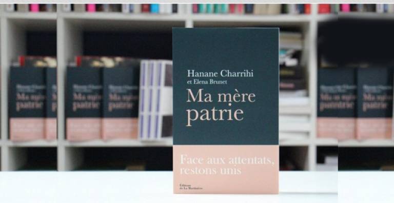 شابة مغربية فرنسية تنعي والدتها ضحية الإرهاب في كتاب « وطني الأم »