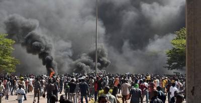 Violent uprisings in Burkina Faso: Two Moroccans locked in a besieged hotel, Moroccan community in fear.